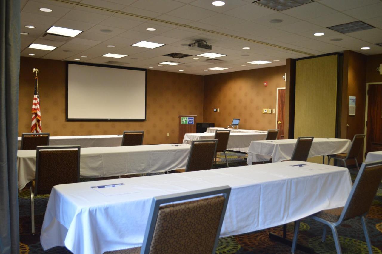 Holiday Inn Express Hotel & Suites Pittsburgh Airport By Ihg Robinson Township Kültér fotó