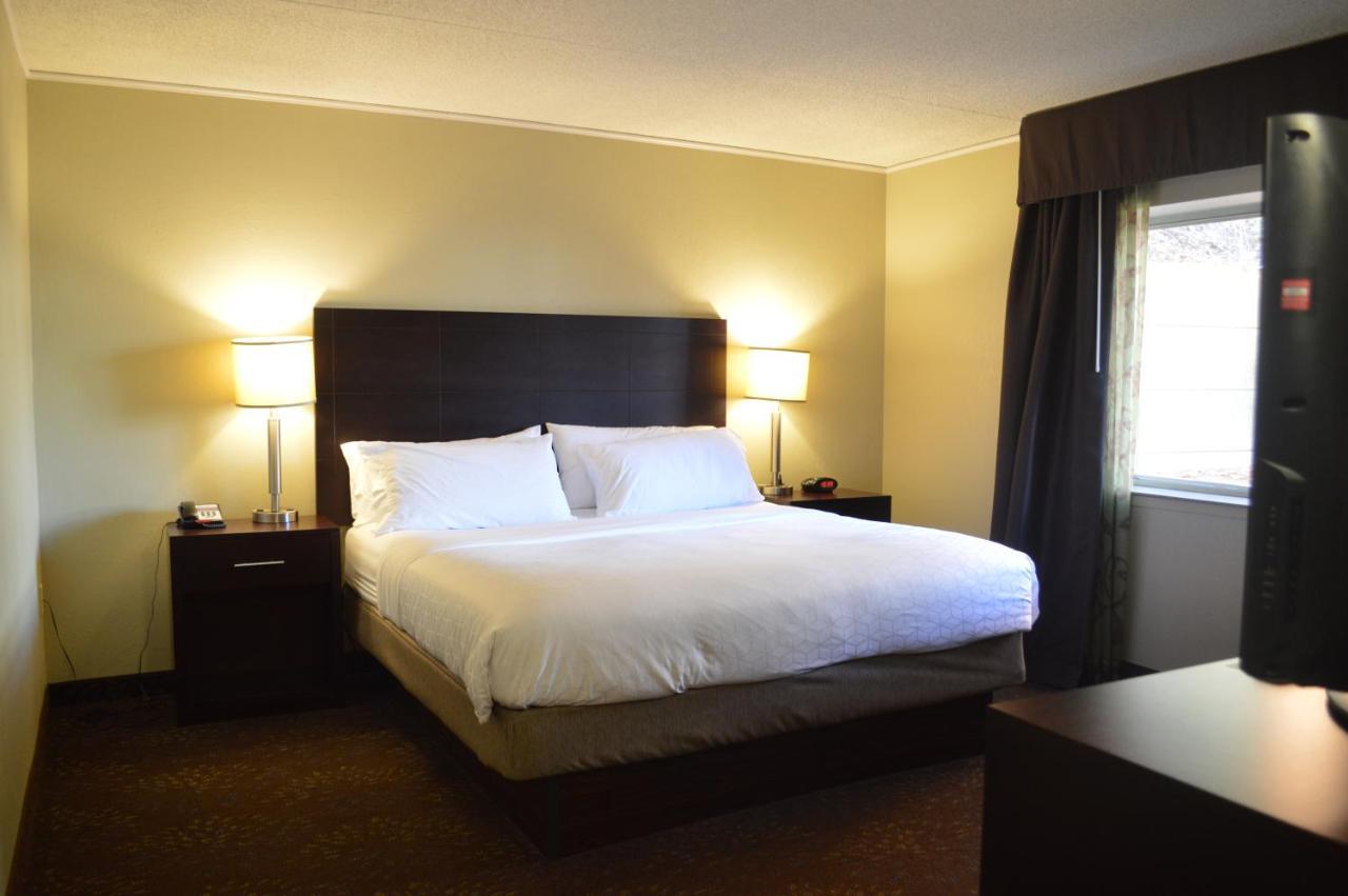 Holiday Inn Express Hotel & Suites Pittsburgh Airport By Ihg Robinson Township Kültér fotó
