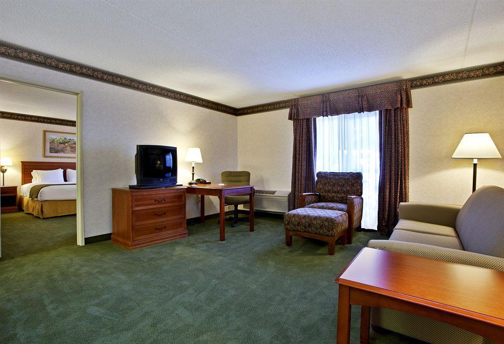 Holiday Inn Express Hotel & Suites Pittsburgh Airport By Ihg Robinson Township Szoba fotó