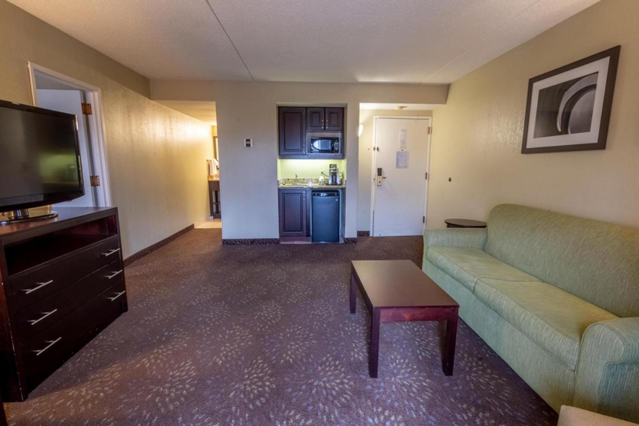 Holiday Inn Express Hotel & Suites Pittsburgh Airport By Ihg Robinson Township Kültér fotó