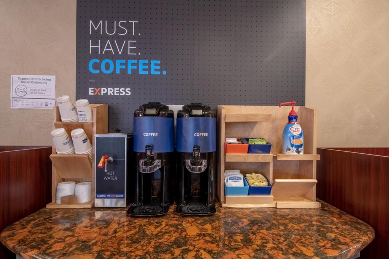 Holiday Inn Express Hotel & Suites Pittsburgh Airport By Ihg Robinson Township Kültér fotó