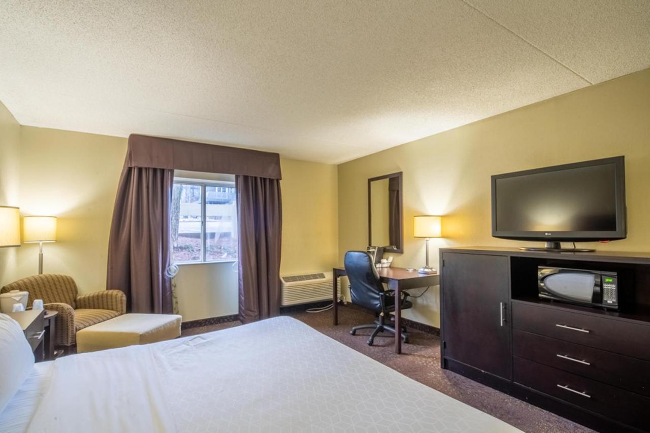 Holiday Inn Express Hotel & Suites Pittsburgh Airport By Ihg Robinson Township Kültér fotó