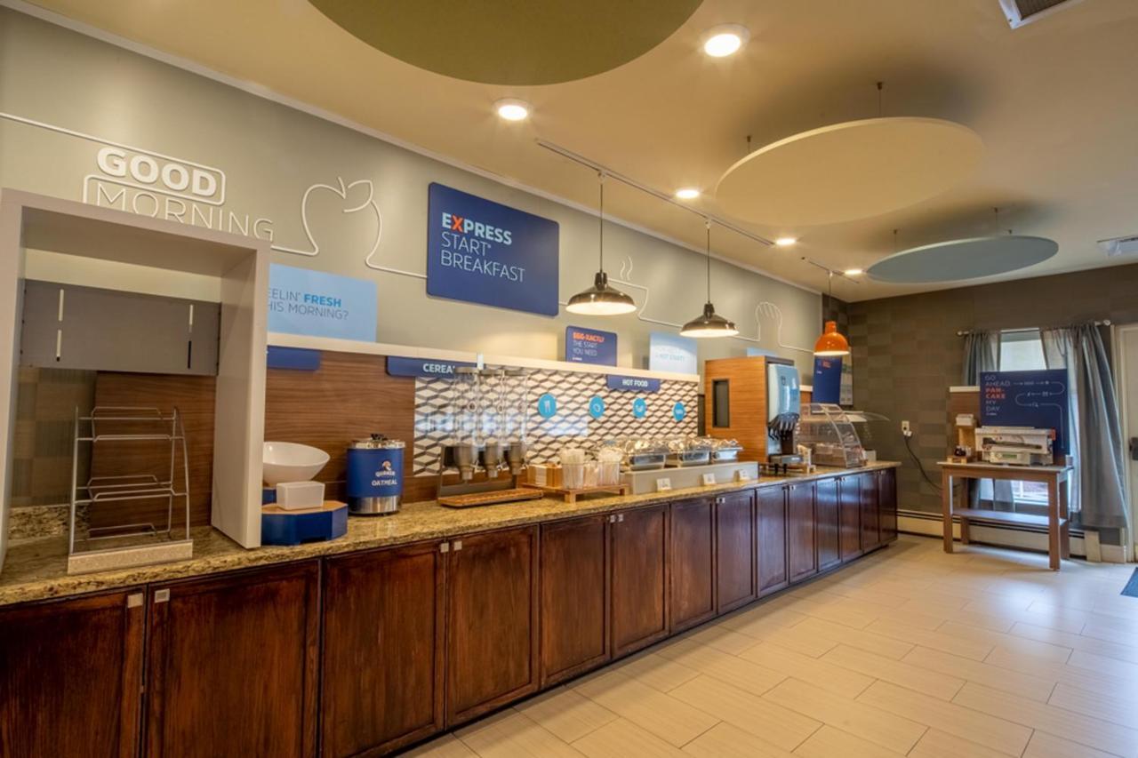 Holiday Inn Express Hotel & Suites Pittsburgh Airport By Ihg Robinson Township Kültér fotó