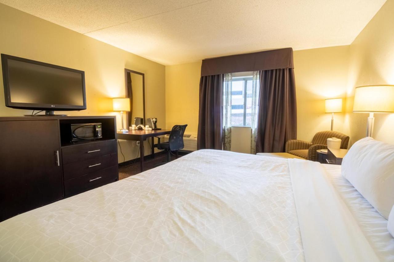 Holiday Inn Express Hotel & Suites Pittsburgh Airport By Ihg Robinson Township Kültér fotó