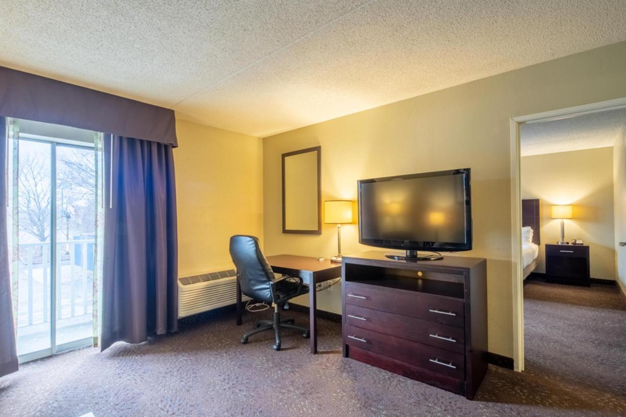 Holiday Inn Express Hotel & Suites Pittsburgh Airport By Ihg Robinson Township Kültér fotó