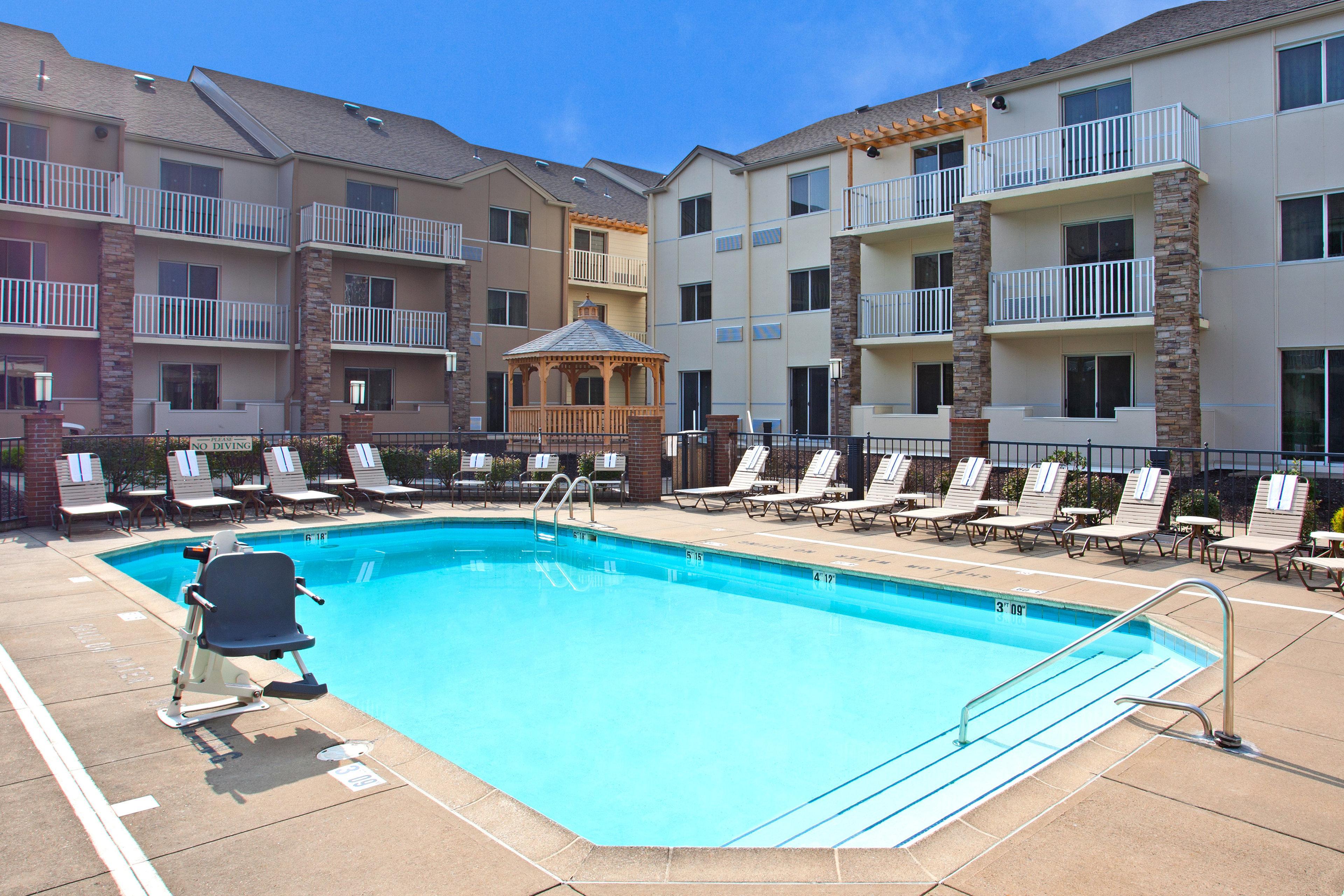 Holiday Inn Express Hotel & Suites Pittsburgh Airport By Ihg Robinson Township Kültér fotó