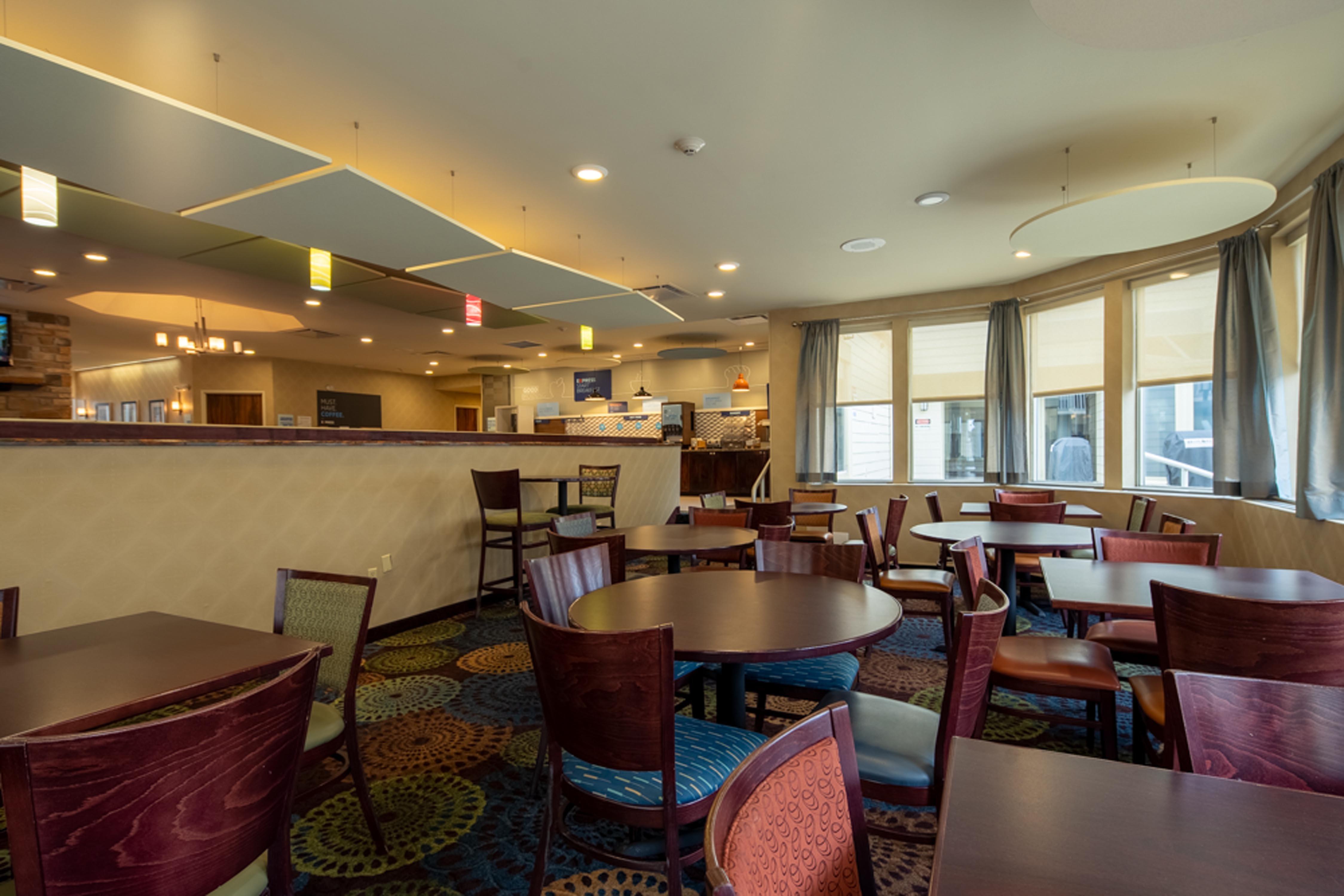 Holiday Inn Express Hotel & Suites Pittsburgh Airport By Ihg Robinson Township Kültér fotó