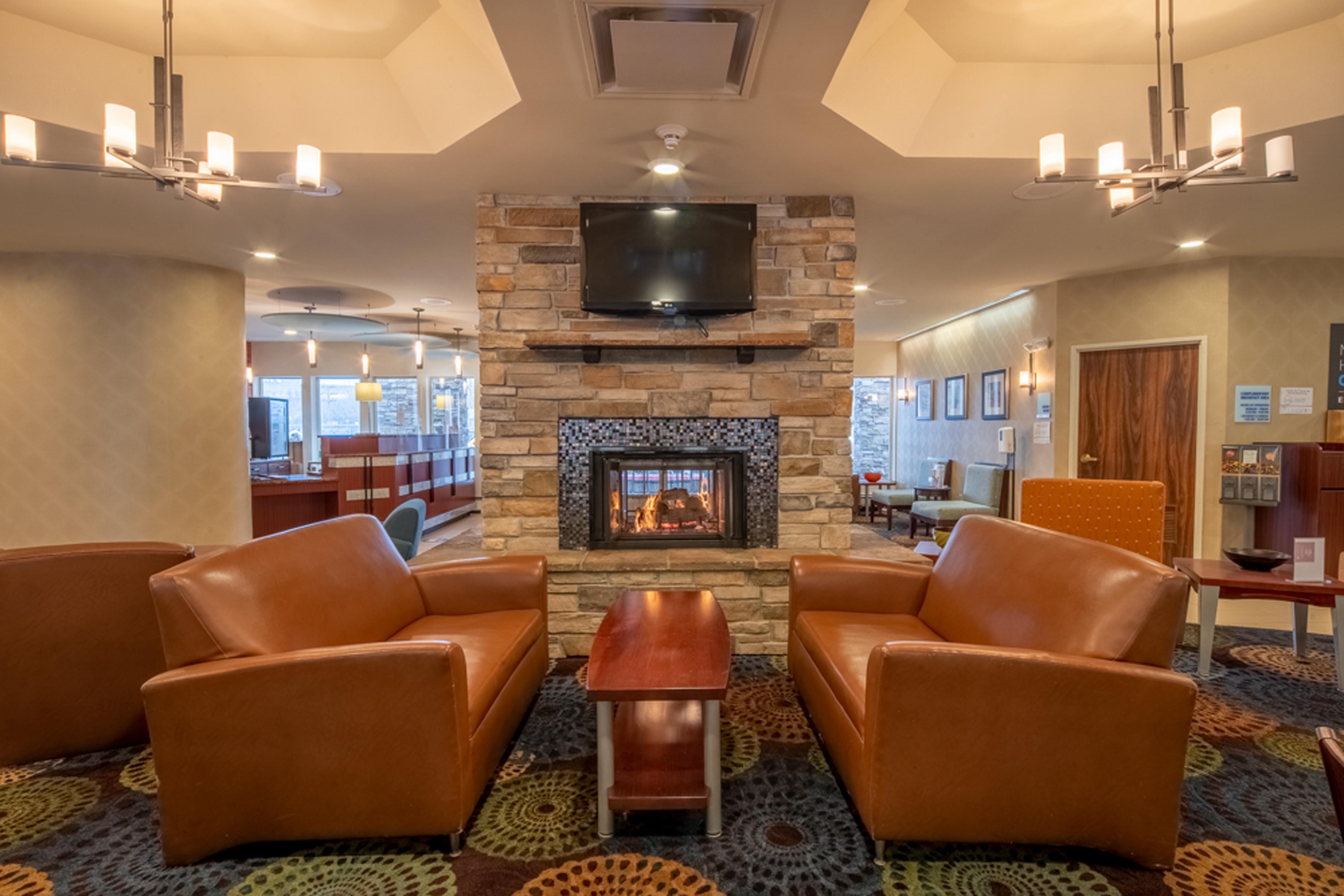 Holiday Inn Express Hotel & Suites Pittsburgh Airport By Ihg Robinson Township Kültér fotó