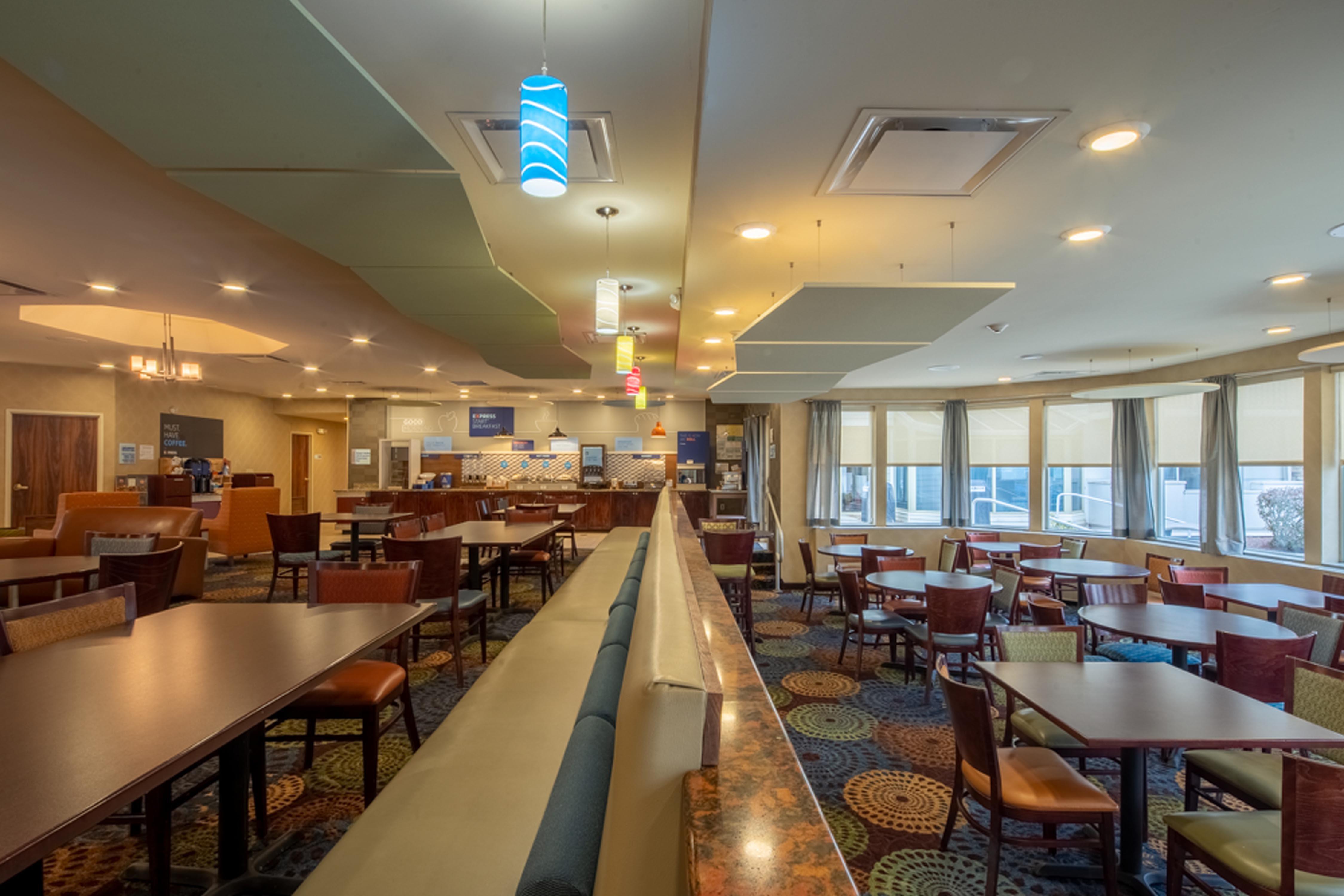 Holiday Inn Express Hotel & Suites Pittsburgh Airport By Ihg Robinson Township Kültér fotó